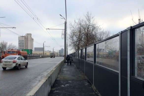 На Комсомольском мосту Волгограда открылось пешеходное движение