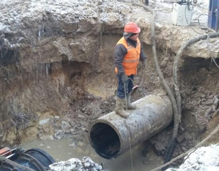 Авария на магистральном водопроводе лишила воды  нескольких регионах Краснодарского края