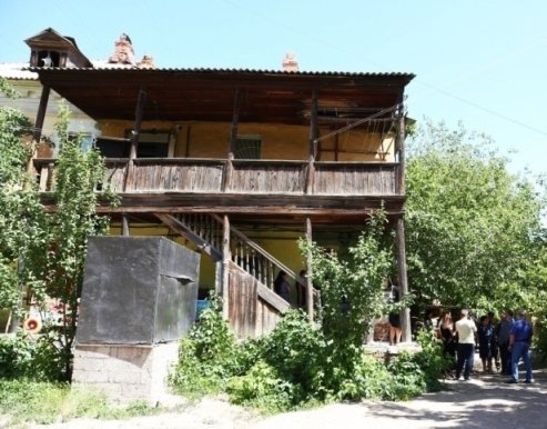 За год в Астраханской области расселят 1300 человек